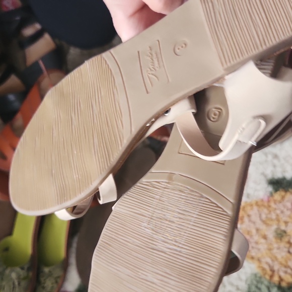 Sandals - Picture 2 of 3